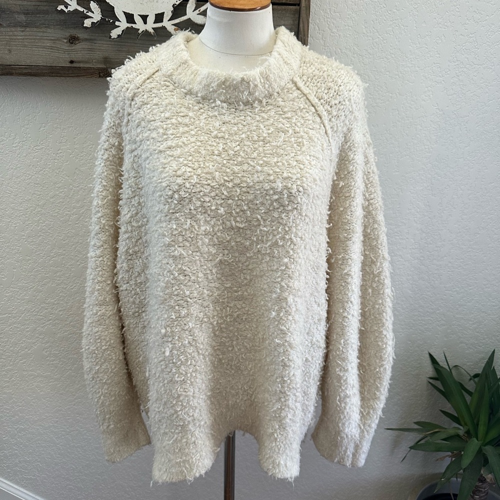 Free People Cream Boucle Chunky Knit Sweater size M